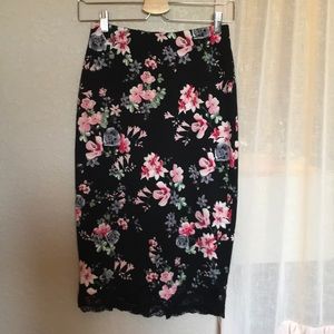 EXPRESS black floral lace pencil skirt💗